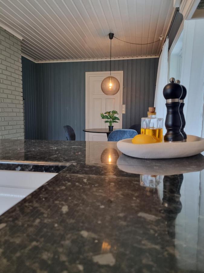 Stor Leilighet Med 4 Senger Sentralt I Forde Exterior photo